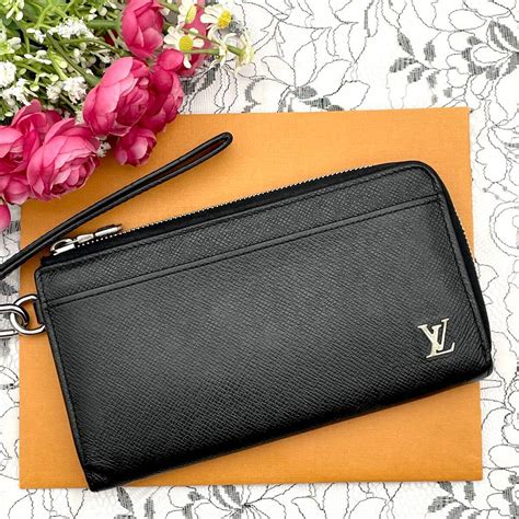 Products by Louis Vuitton: Zippy Dragonne Wallet